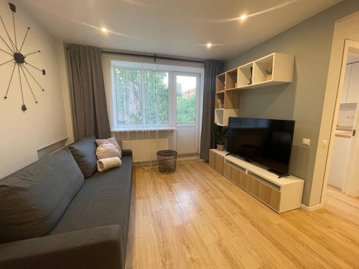 Апартаменты Modern 1Br Haven Near Two Parks Рига Экстерьер фото