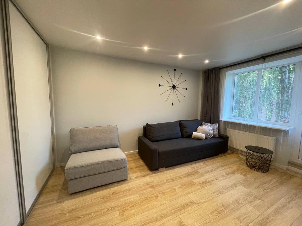 Апартаменты Modern 1Br Haven Near Two Parks Рига Экстерьер фото