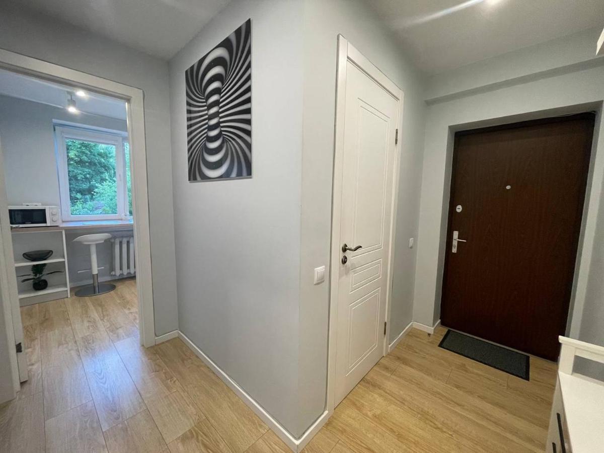 Апартаменты Modern 1Br Haven Near Two Parks Рига Экстерьер фото